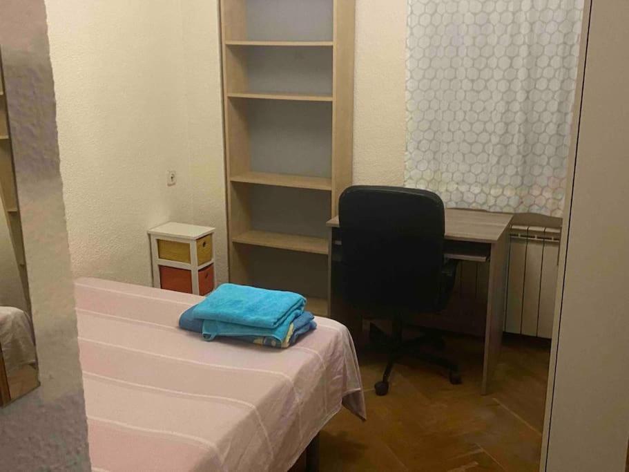 Apartamento Piso Amplio, Iluminado Y Muy Bien Comunicado Madrid Exterior foto
