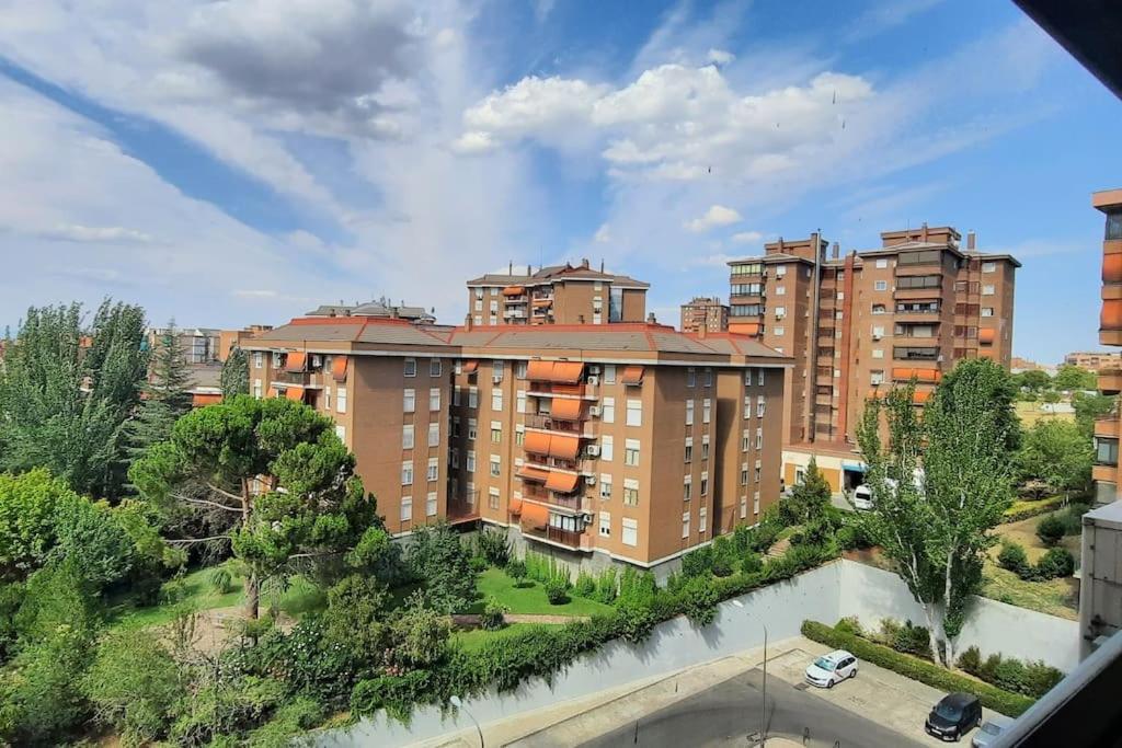 Apartamento Piso Amplio, Iluminado Y Muy Bien Comunicado Madrid Exterior foto