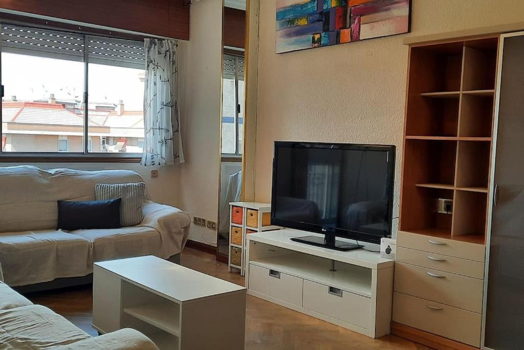 Apartamento Piso Amplio, Iluminado Y Muy Bien Comunicado Madrid Exterior foto