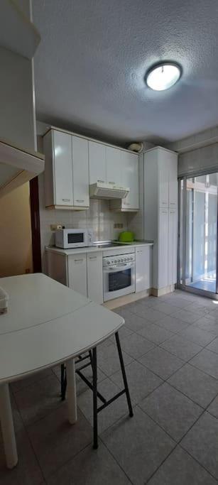 Apartamento Piso Amplio, Iluminado Y Muy Bien Comunicado Madrid Exterior foto