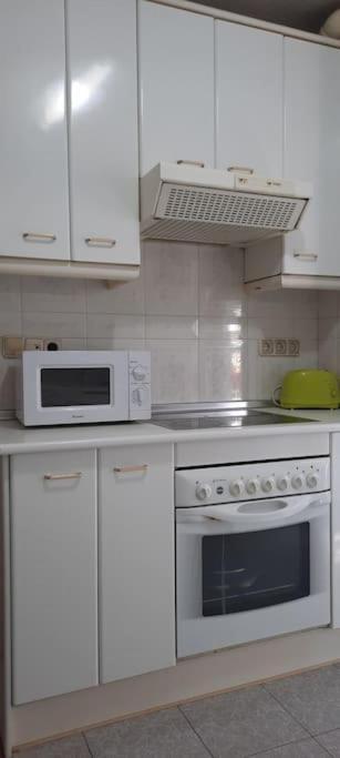 Apartamento Piso Amplio, Iluminado Y Muy Bien Comunicado Madrid Exterior foto